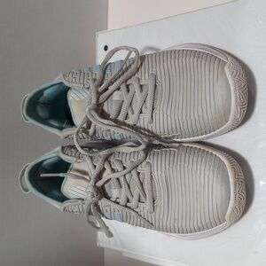 K-Swiss Women's Hypercourt Supreme Size 8.5 Tennis Shoes Barely Blue/White/Blue